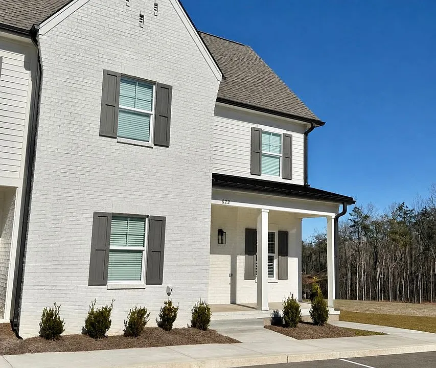 618 Cottage Grove Cir