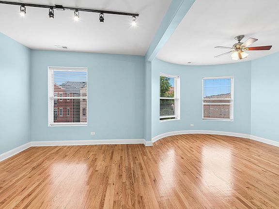 2nd image of 4614 S Calumet Ave APT 3S