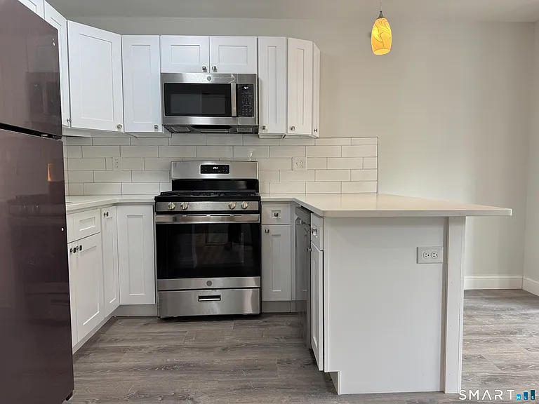 1085 Whalley Ave #9 — Photo 5