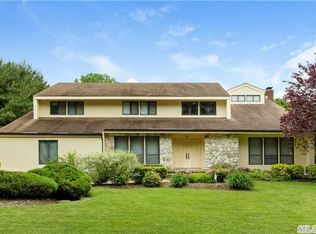 310 Willis Ave, Syosset, NY 11791