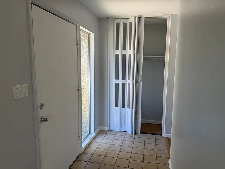 42911 Corte Habana — Photo 12