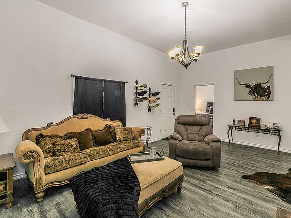 4th image of 2514 Columbus Ave