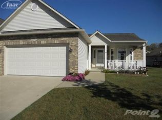 6400 Royal Club Dr, Flushing, MI 48433