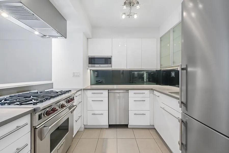60 West 13th Street — Photo 3