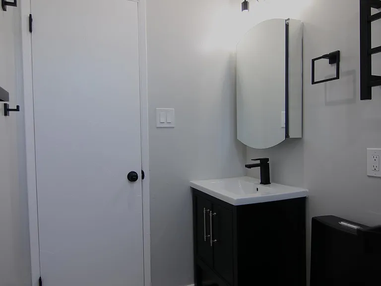 120 Roswell Ave #12 — Photo 77