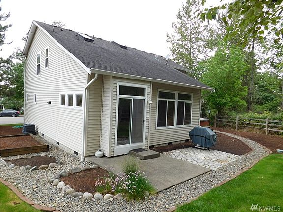 5th image of 2608 W Ct SE
