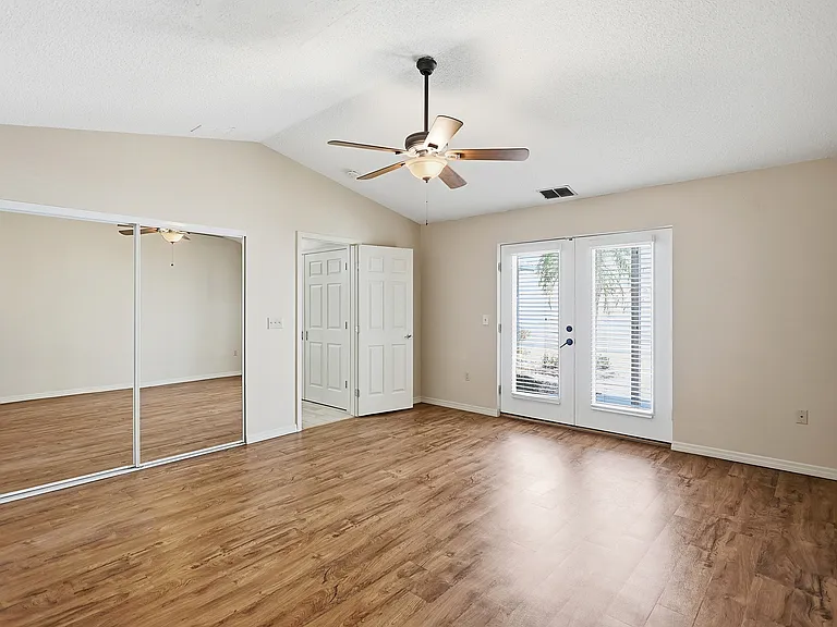11206 Longwood Ct — Photo 30