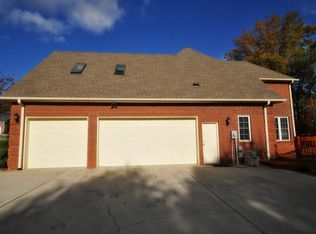 12826 High Oak Rd, Knoxville, TN 37934