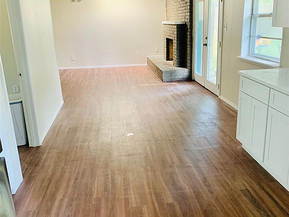 4th image of 4933 Carol Ct