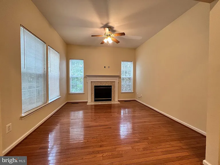 10168 Elgin Way — Photo 5
