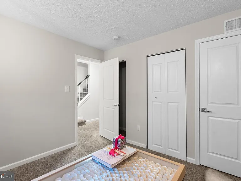 18005 Sunset Lake Ct — Photo 32