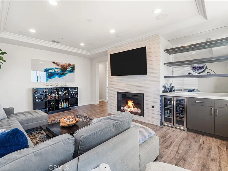 709 N Lucia Ave #B — Photo 6