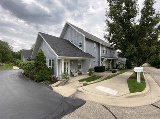 455 Mill St, Fontana, WI 53125