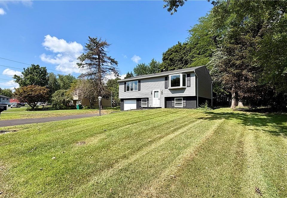 1st image of 104 Finwood Dr