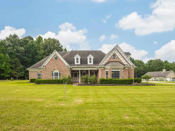 10465 Bentbrooke Dr, Lakeland, TN 38002