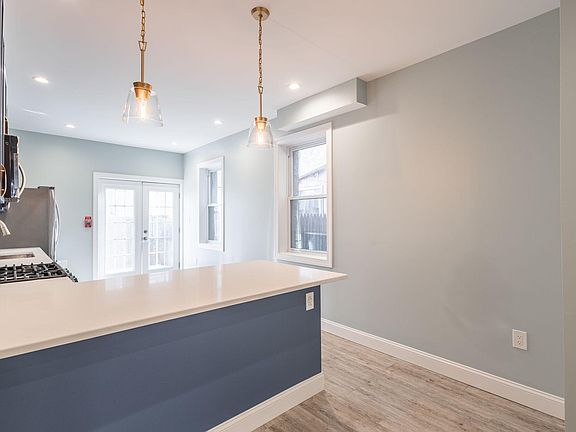 5th image of 3030 W Girard Ave #1
