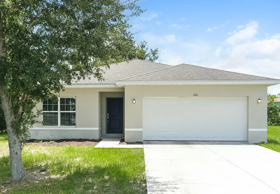 1201 Croydon Cir
