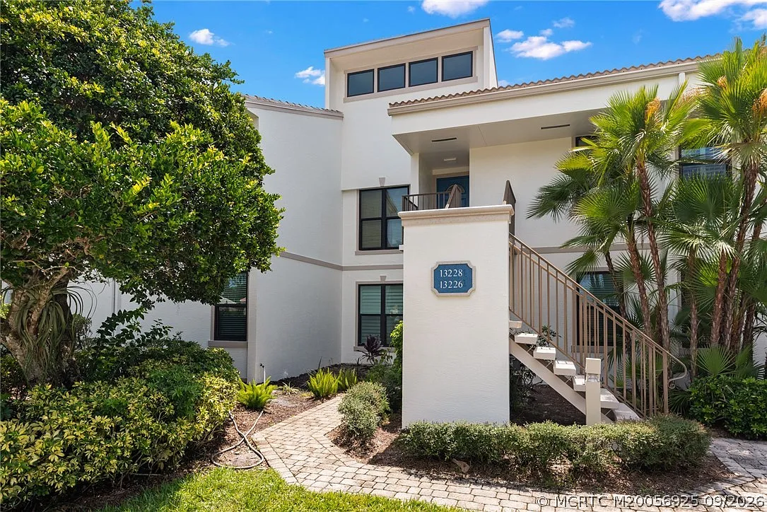 2 bed, 2.0 bath, 1618 sqft, $8,500 — Photo 3