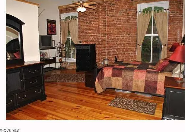 2511 Mule Barn Aly #B — Photo 4