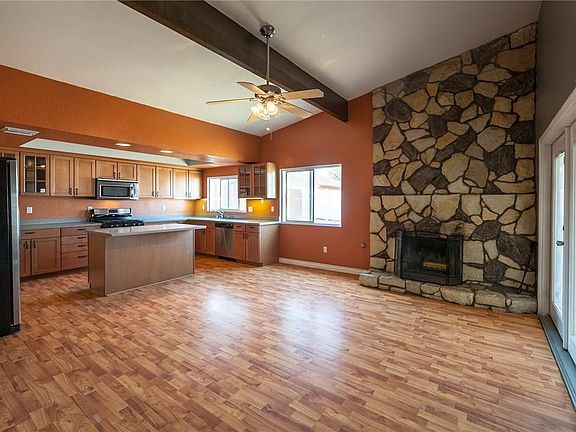 4th image of 1418 Pueblo Ave
