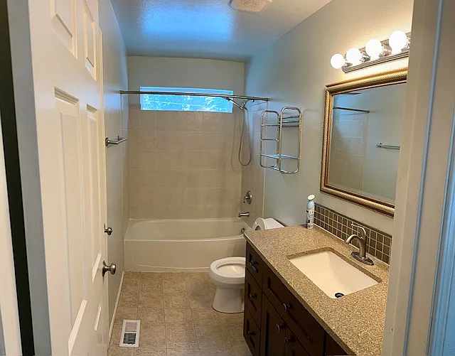 Main bathroom