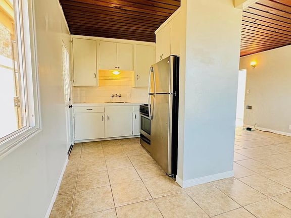 3rd image of 5162 W Point Loma Blvd