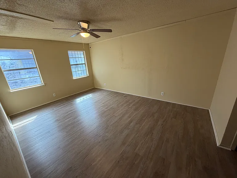 2722 N Saint Augustine Dr — Photo 14