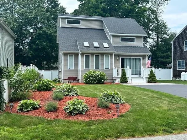 45 Lafayette Dr N, Bristol, RI 02809