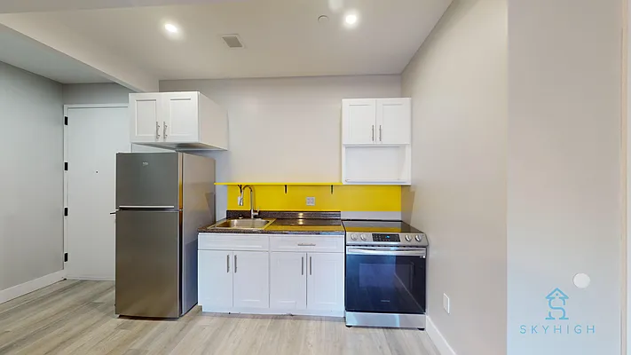 Rented by Skyhigh Realty NYC LLC | media 20