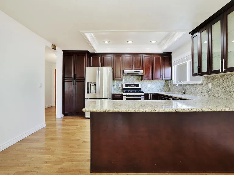 3209 Warwick Rd — Photo 9