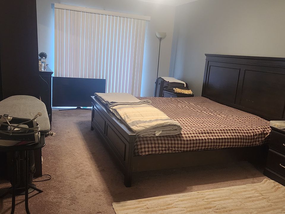 1st image of 19 Spencer St #19