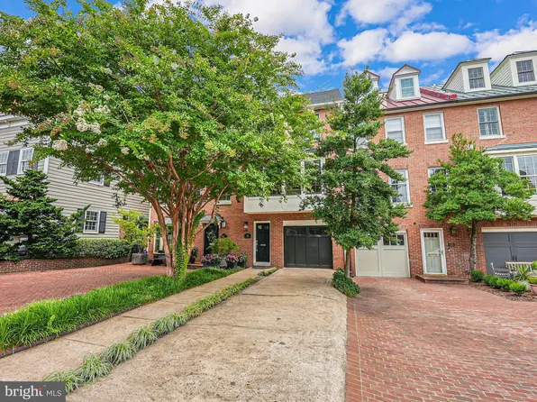 105 Franklin St, Alexandria, VA 22314