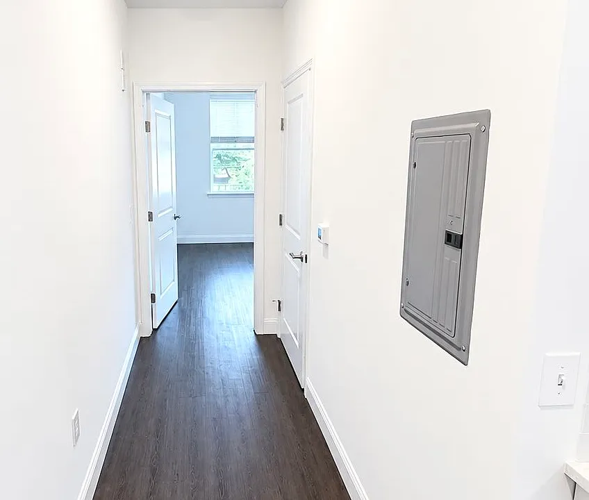 1046 New York Ave #6