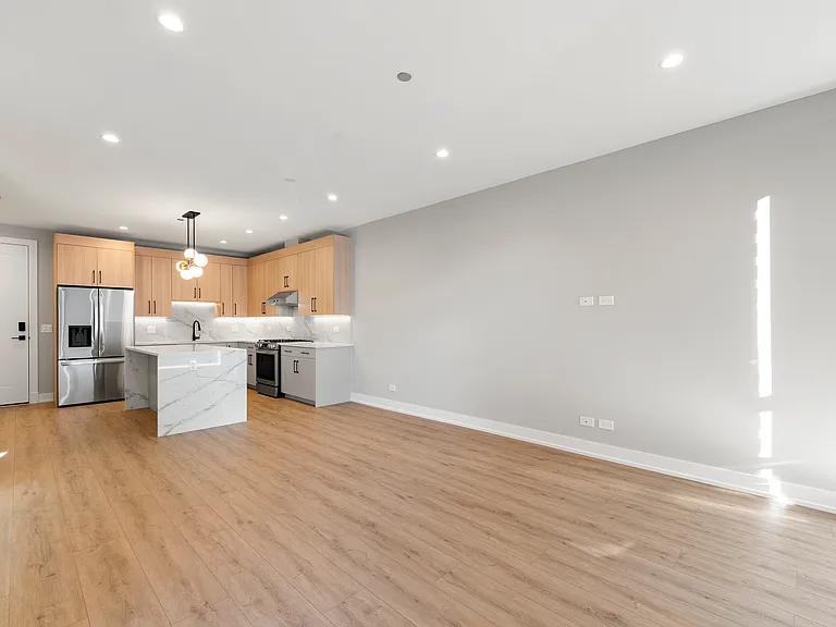 2354 W Polk St #302 — Photo 8