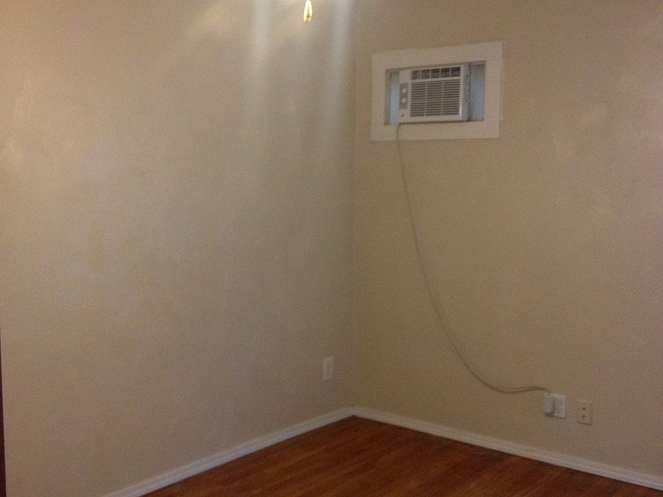 1st image of 4213 SE 25th St