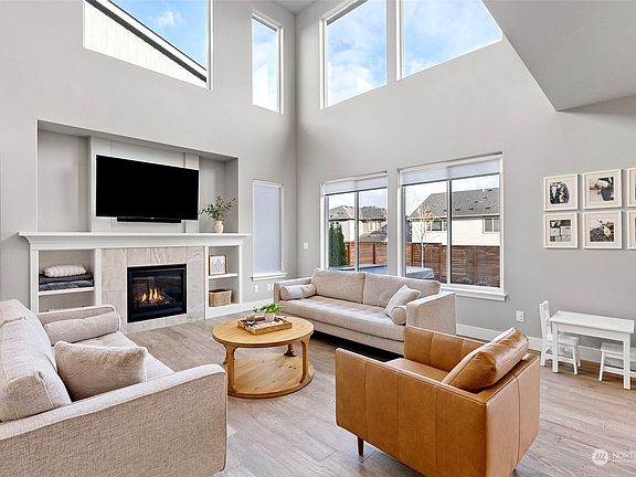 2nd image of 14703 199th Avenue E