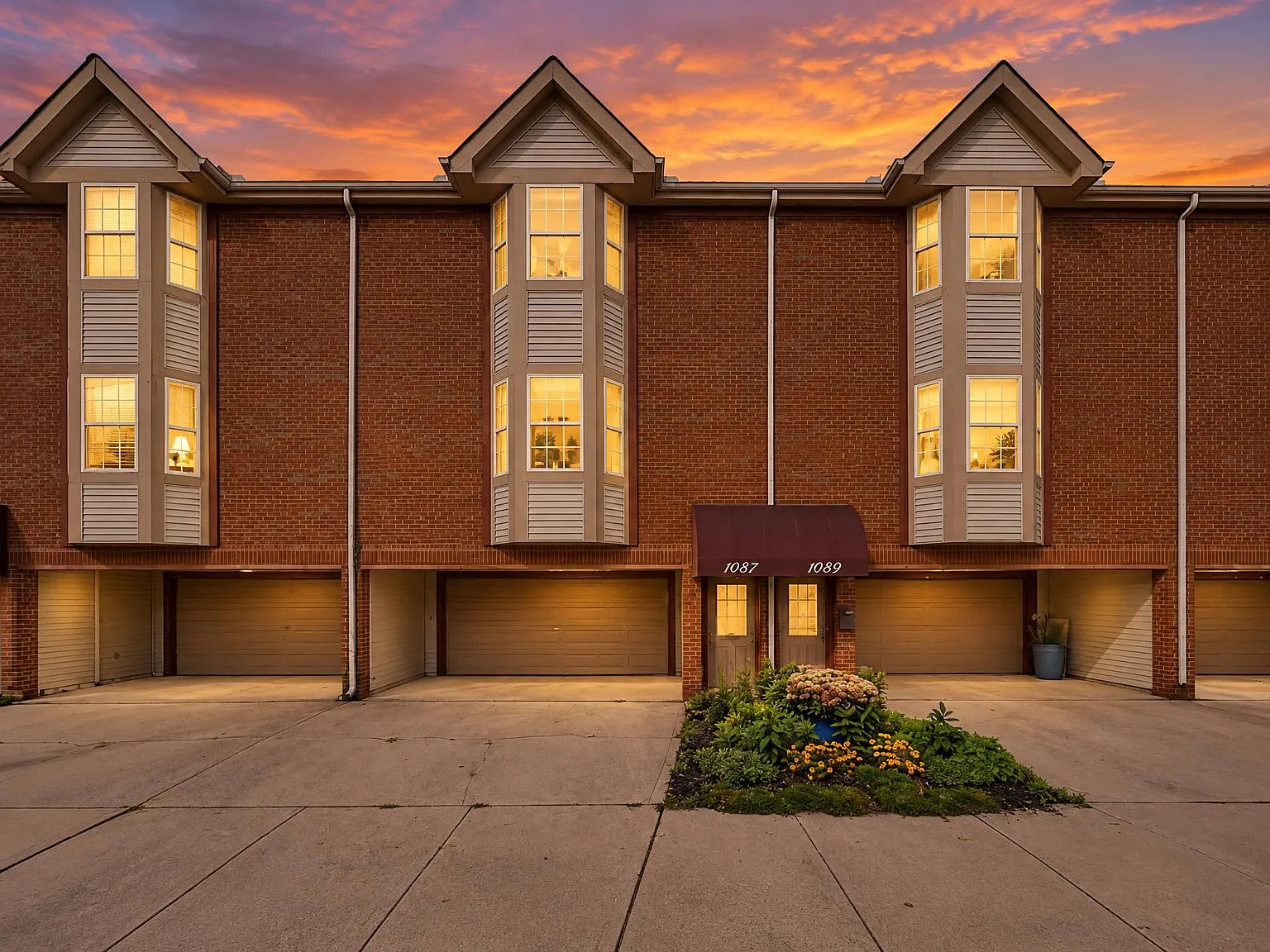 2 bed, 1300 sqft, $3,000 — Photo 1