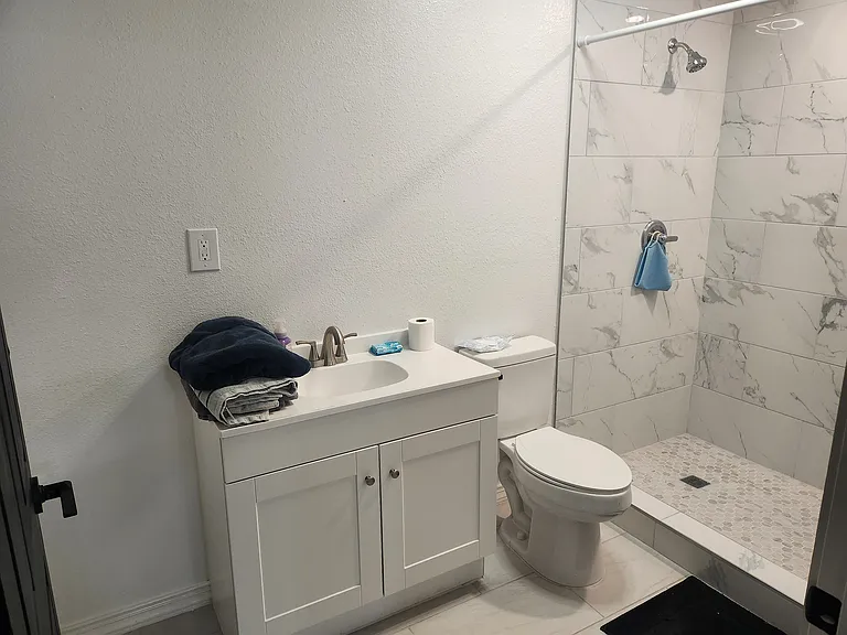 2625 W Hadley Ave — Photo 8