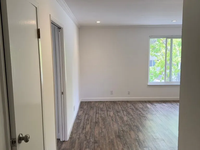 565 Chestnut St. — Photo 2