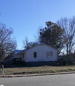 80 Palmetto St, Clinton, SC, 29325