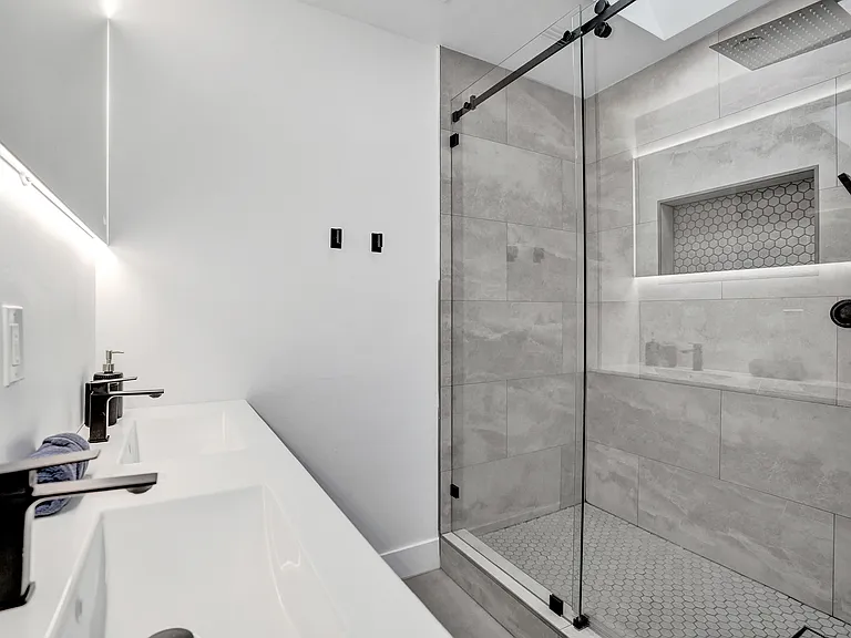4480 SW 34th Dr — Photo 20
