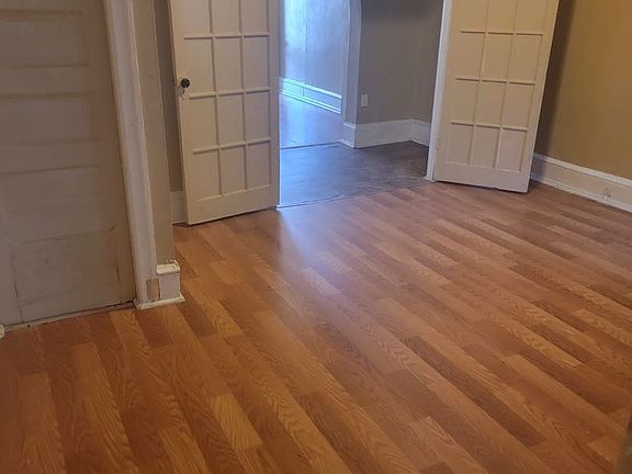 3rd image of 27 Colonial Ave #1