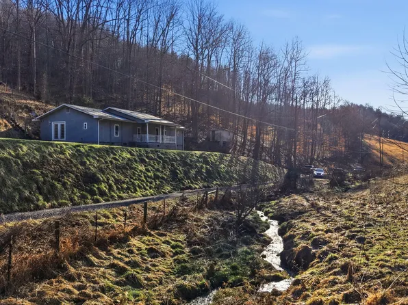 431 Strong Hollow Ln, Fort Blackmore, VA 24250