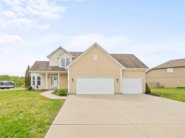 806 Tall Grass Dr, Pleasant Hill, MO 64080