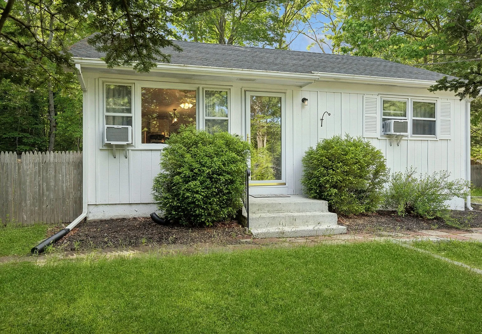 Great Location - Rental in East Hampton. — Photo 1