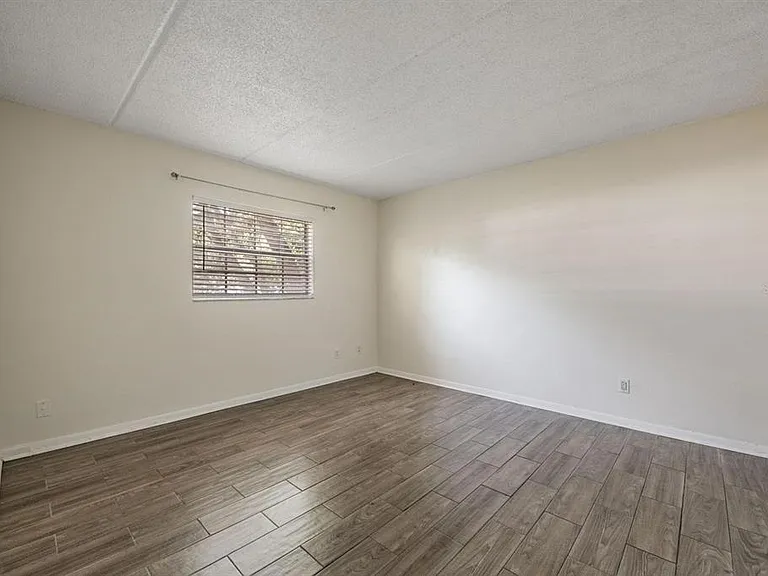 120 S Church Ave #101 — Photo 16