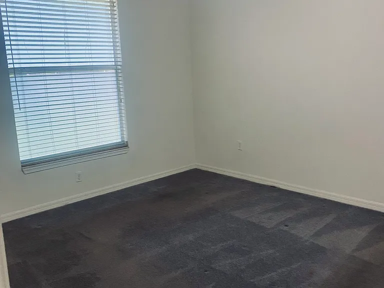 2290 Emperor Dr — Photo 12