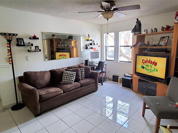 3rd image of 20025 NE 3rd Ct APT 1