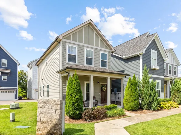 7534 Station Dr, Nashville, TN 37221