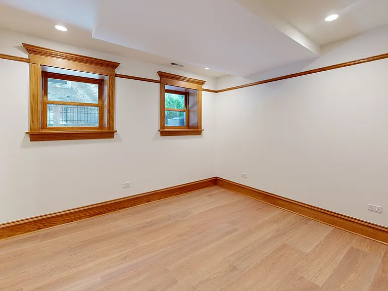 1233 N Hoyne Ave #G — Photo 7